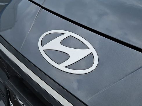 Used 2024 Hyundai Elantra Limited FWD image 30