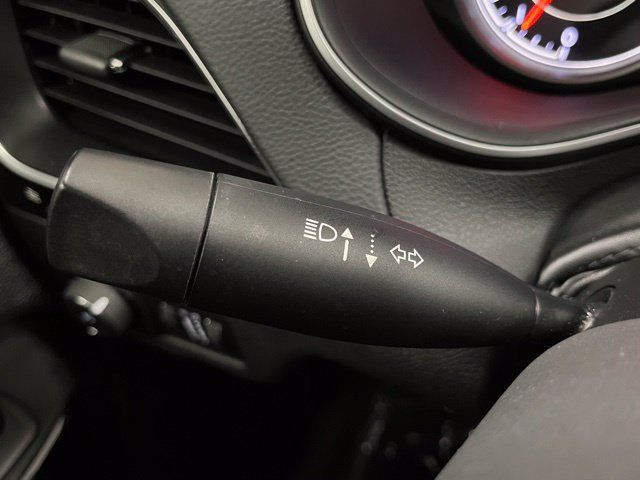 Used 2021 Jeep Cherokee Latitude Plus FWD image 28