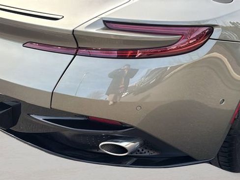 Used 2017 Aston Martin DB11 V12 image 34