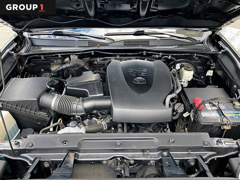Used 2019 Toyota Tacoma SR5 AWD/4WD image 30