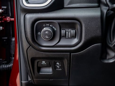 Used 2025 RAM 1500 Laramie w/ Laramie Southwest Edition image 22