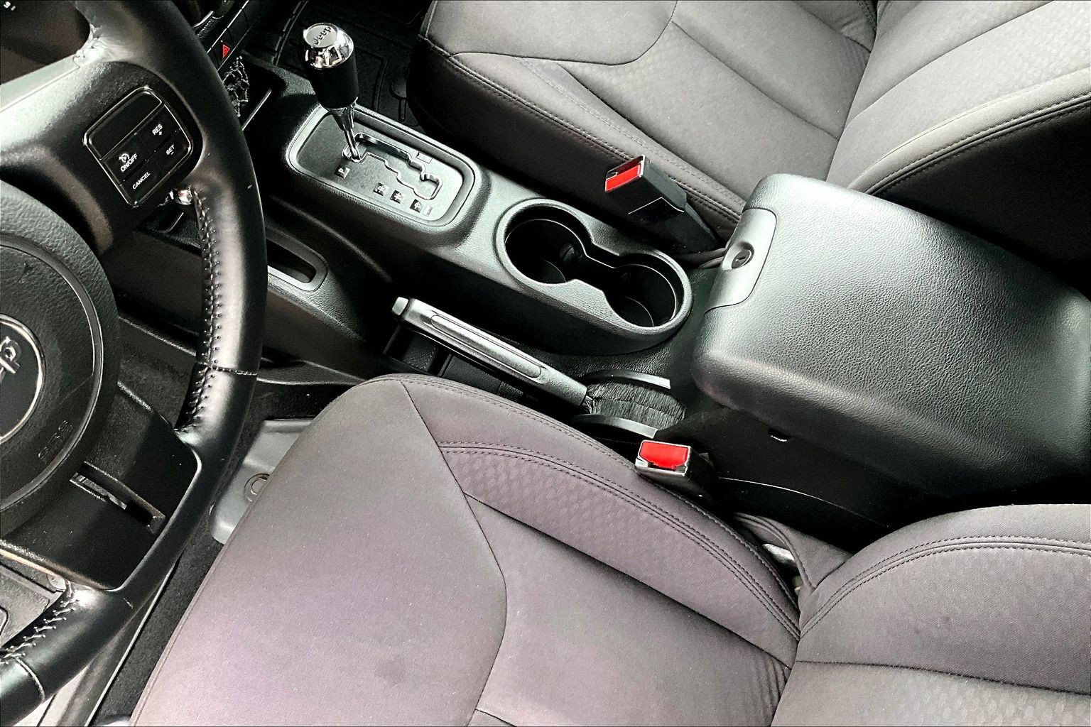 Used 2014 Jeep Wrangler Unlimited Sport w/ Quick Order Package 24S AWD/4WD image 17