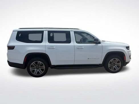 Used 2025 Jeep Wagoneer 4WD image 6