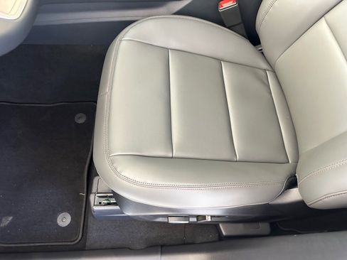 New 2026 Ford Explorer Active RWD image 20