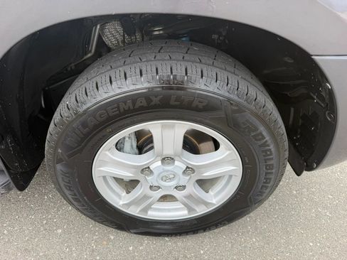 Used 2013 Toyota Sequoia SR5 RWD image 31
