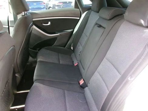 Used 2017 Hyundai Elantra GT FWD image 12