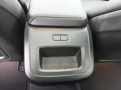 Used 2025 Volvo V60 B5 Cross Country Plus image 15