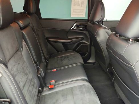 Used 2022 Mitsubishi Outlander SE image 24