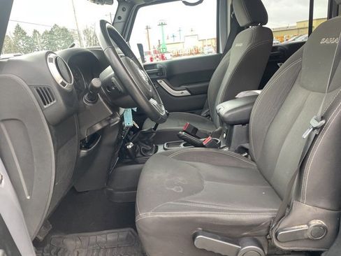 Used 2018 Jeep Wrangler Unlimited Sahara w/ Dual Top Group image 14