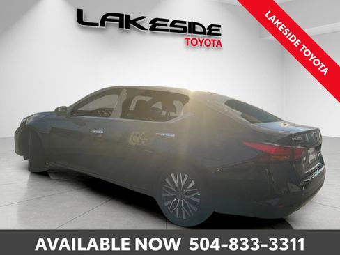 Used 2024 Nissan Altima 2.5 SV image 4