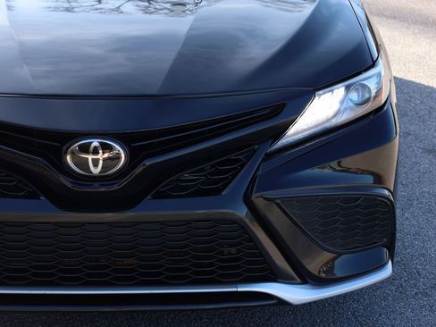 Used 2021 Toyota Camry XSE image 19