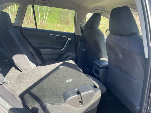 Used 2019 Toyota RAV4 LE AWD/4WD image 27