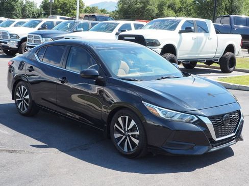 Used 2023 Nissan Sentra SV w/ SV Premium Package FWD image 3