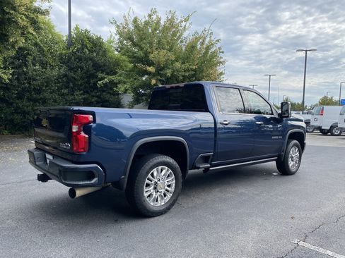 Used 2022 Chevrolet Silverado 2500 High Country AWD/4WD image 9