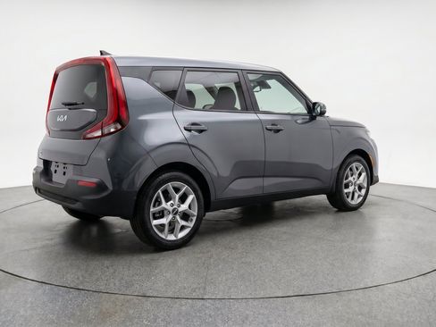 Used 2025 Kia Soul LX w/ LX Technology Package FWD image 9