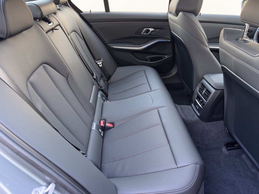 Certified 2026 BMW 330i Sedan RWD image 29
