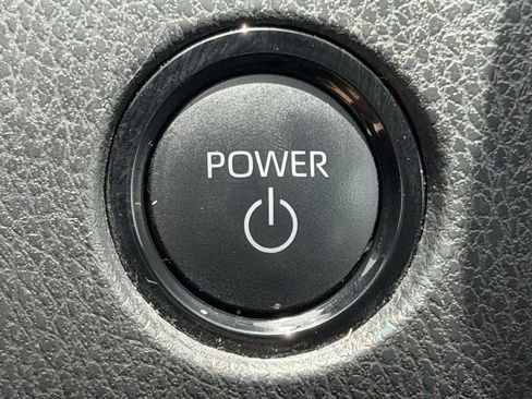 Used 2025 Toyota Camry SE FWD image 22