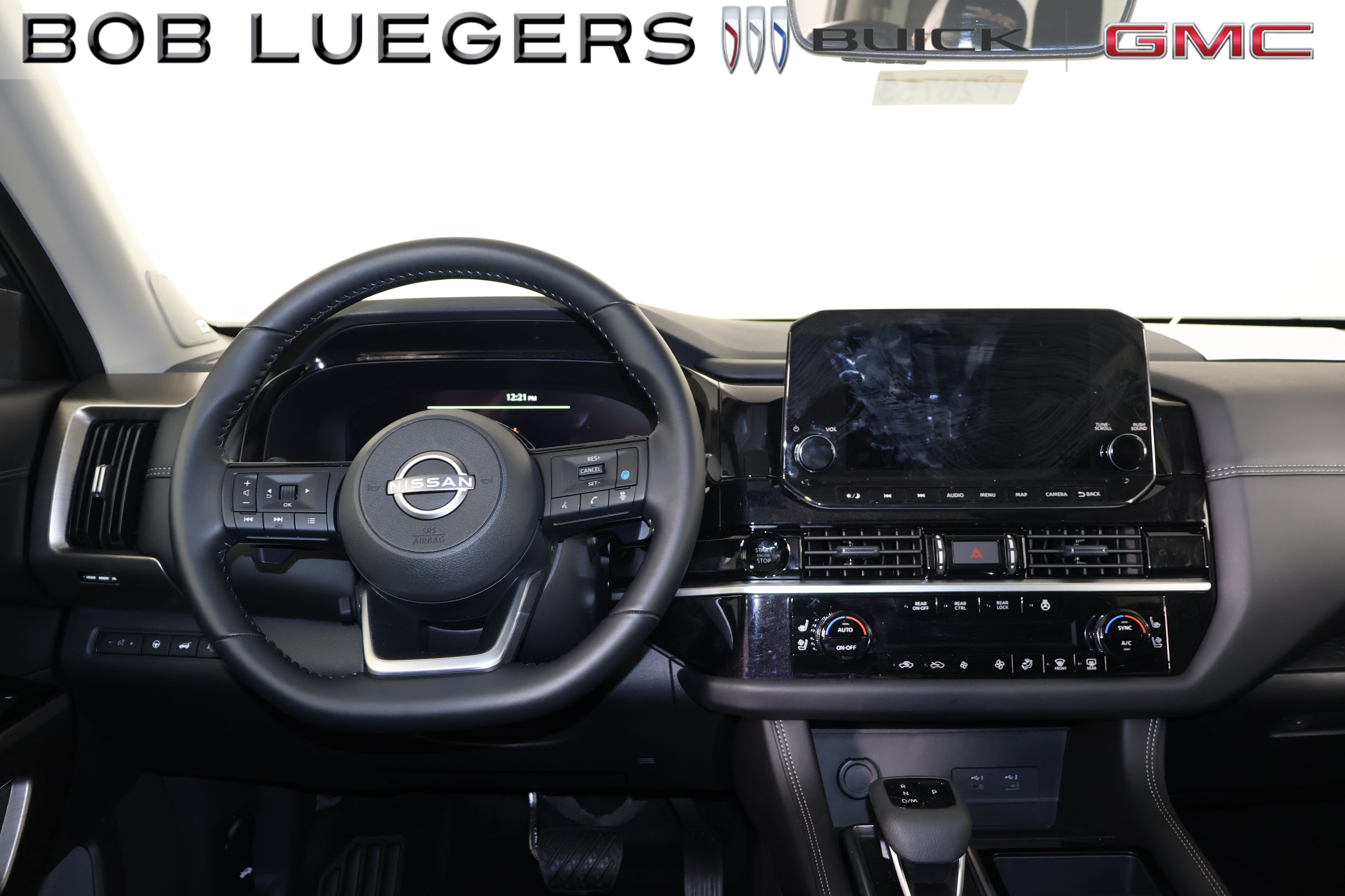 Used 2025 Nissan Pathfinder Platinum FWD image 14