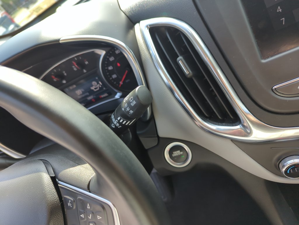 Used 2024 Chevrolet Equinox LT AWD/4WD image 23