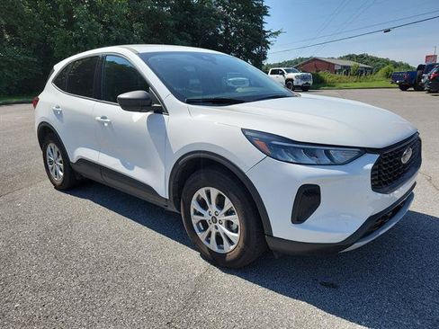 Used 2025 Ford Escape Active AWD/4WD image 3