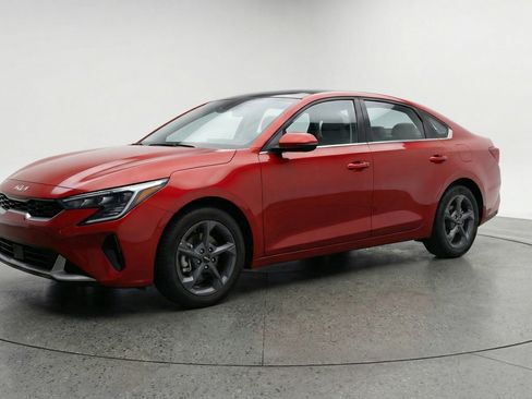 Used 2025 Kia K4 FWD image 3