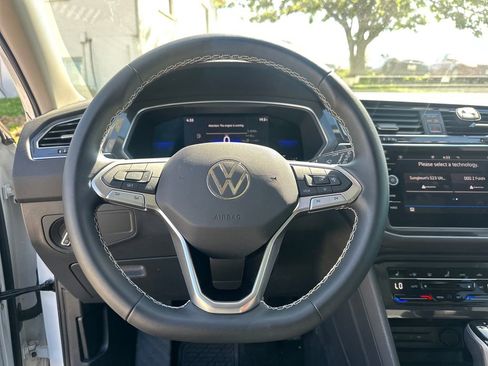 Used 2023 Volkswagen Tiguan SE w/ Panoramic Sunroof Package FWD image 44