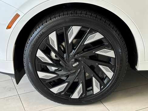 Certified 2024 Lincoln Nautilus Black Label w/ Jet Appearance Package (87T) AWD/4WD image 26