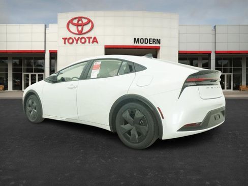 New 2026 Toyota Prius LE image 14