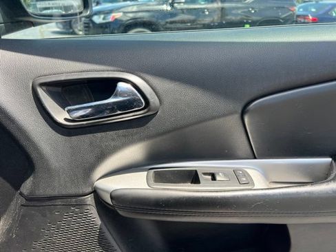 Used 2017 Dodge Journey SE FWD image 27