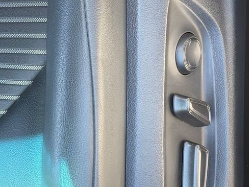 Used 2022 Toyota Corolla XSE FWD image 12