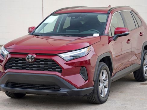 Used 2025 Toyota RAV4 XLE w/ Convenience Package FWD image 46