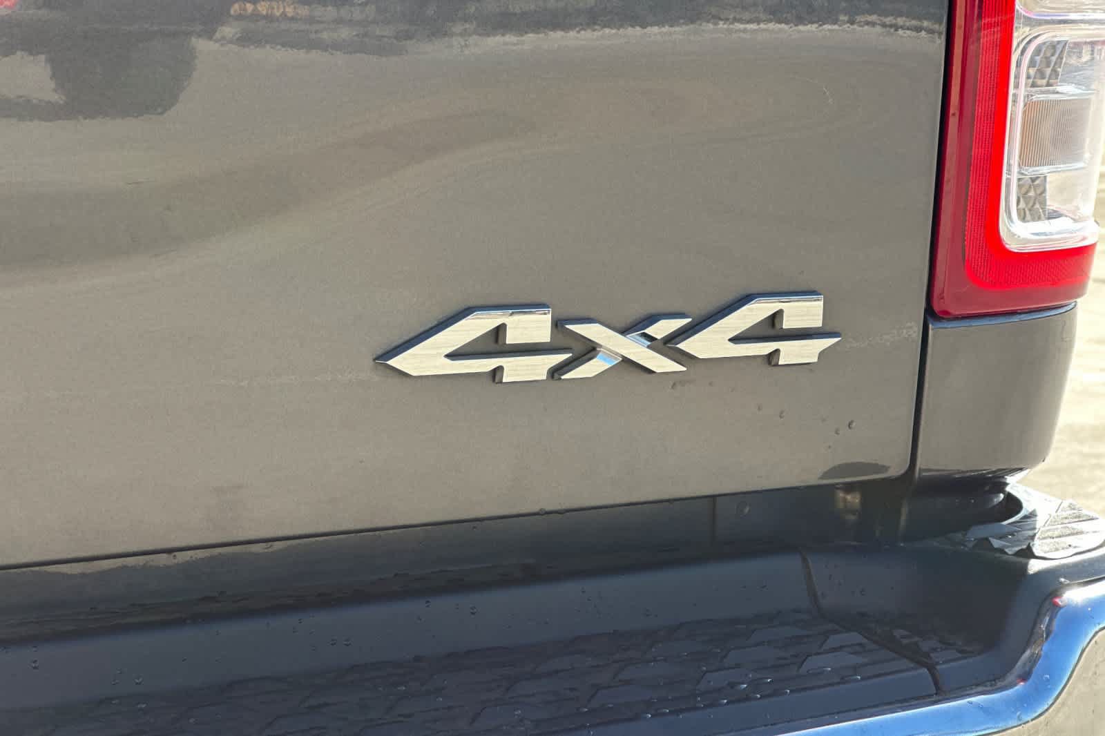 Used 2024 RAM 2500 Big Horn AWD/4WD image 12