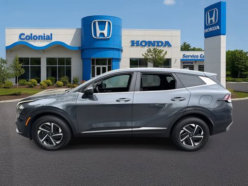 Used 2023 Kia Sportage LX image 3