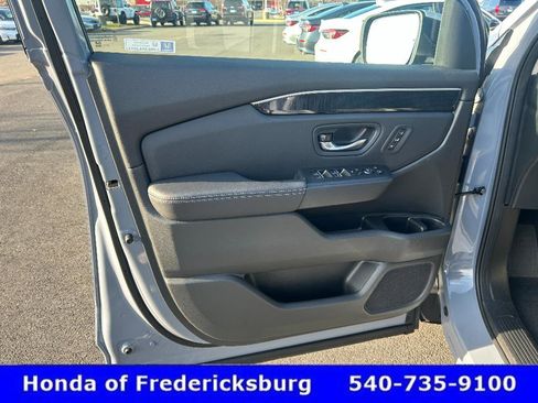 Certified 2025 Honda Pilot Elite image 10