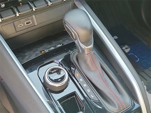 Used 2023 Chevrolet Colorado Z71 w/ Z71 Convenience Package 2 image 26