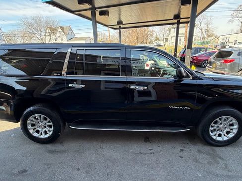 Used 2016 GMC Yukon XL SLE w/ Convenience Package image 6