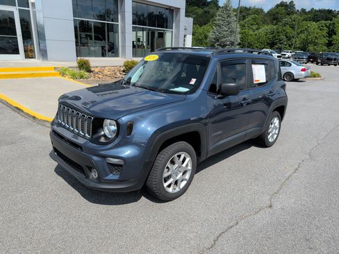 Used 2020 Jeep Renegade Sport w/ Sport Appearance Group AWD/4WD image 2