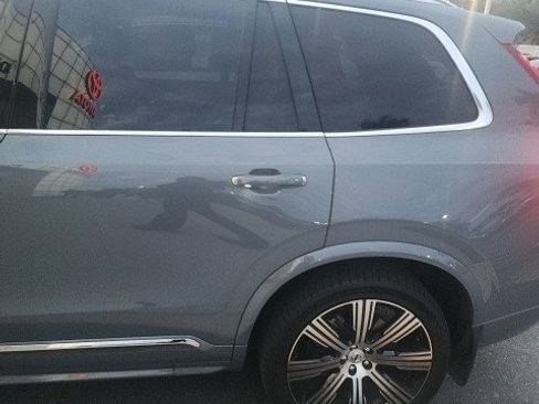 Used 2022 Volvo XC90 T8 Inscription image 2
