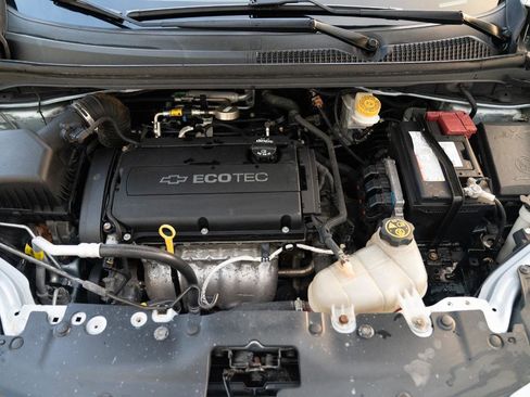 Used 2018 Chevrolet Sonic LT FWD image 35