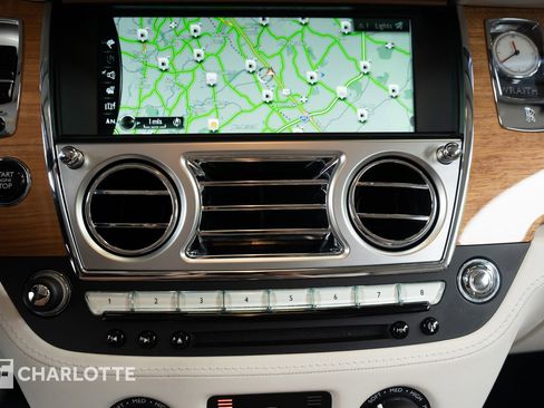 Used 2019 Rolls-Royce Wraith image 25