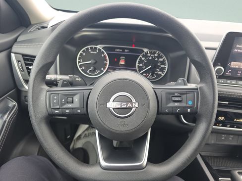 Used 2024 Nissan Rogue SV image 37