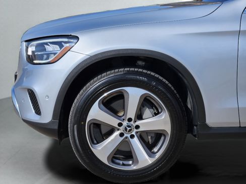 Certified 2022 Mercedes-Benz GLC 300 image 11