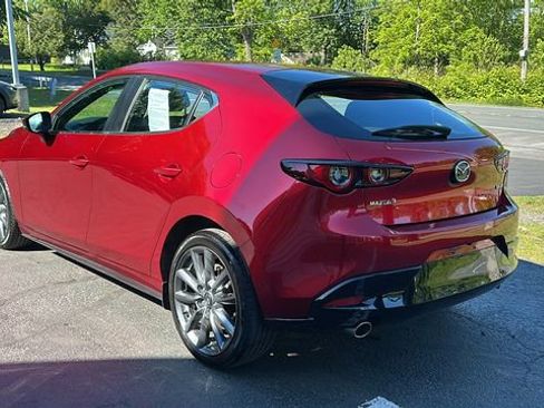 Used 2023 MAZDA MAZDA3 s FWD image 7