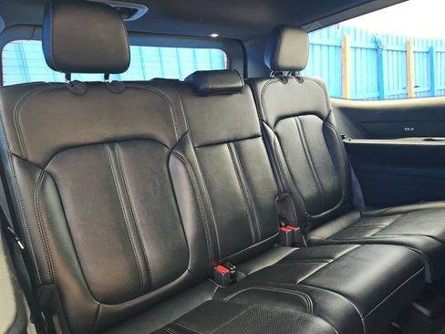 Used 2024 Jeep Wagoneer Series II w/ Flexible Seating Group RWD image 10