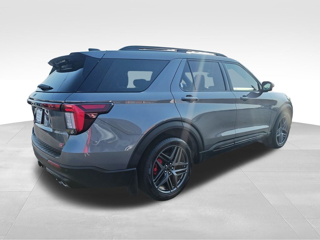 Used 2025 Ford Explorer ST AWD/4WD image 5