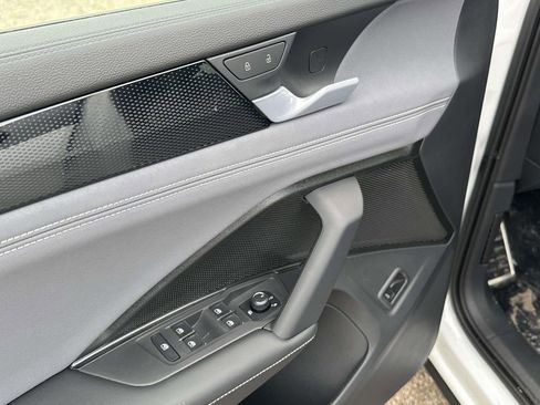 New 2026 Volkswagen Tiguan SE R-Line AWD/4WD image 13