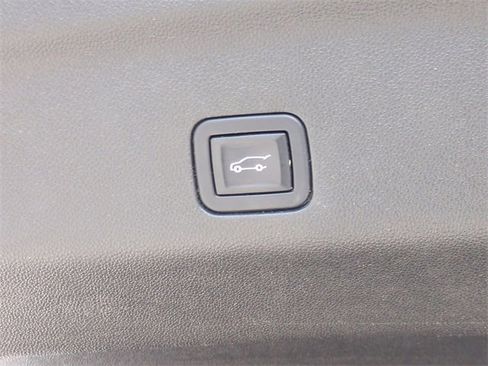 Used 2022 Cadillac Escalade ESV Premium Luxury image 15