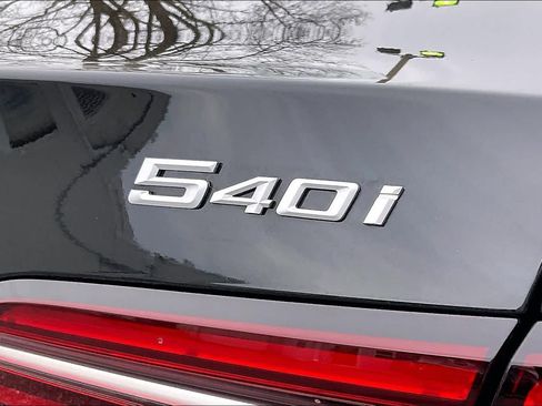 Used 2024 BMW 540i xDrive w/ Executive Package AWD/4WD image 32