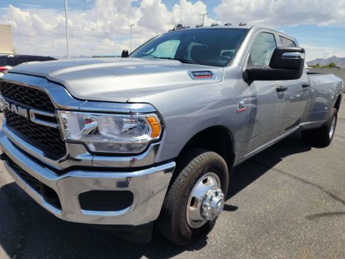 Used 2024 RAM 3500 Tradesman w/ Chrome Appearance Group AWD/4WD image 3
