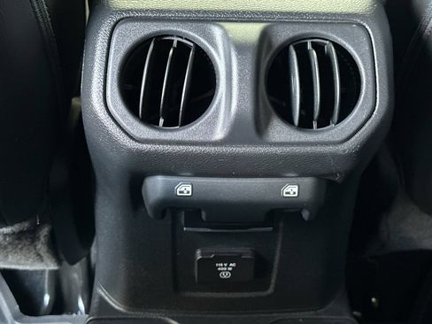 Used 2023 Jeep Gladiator Sport AWD/4WD image 15